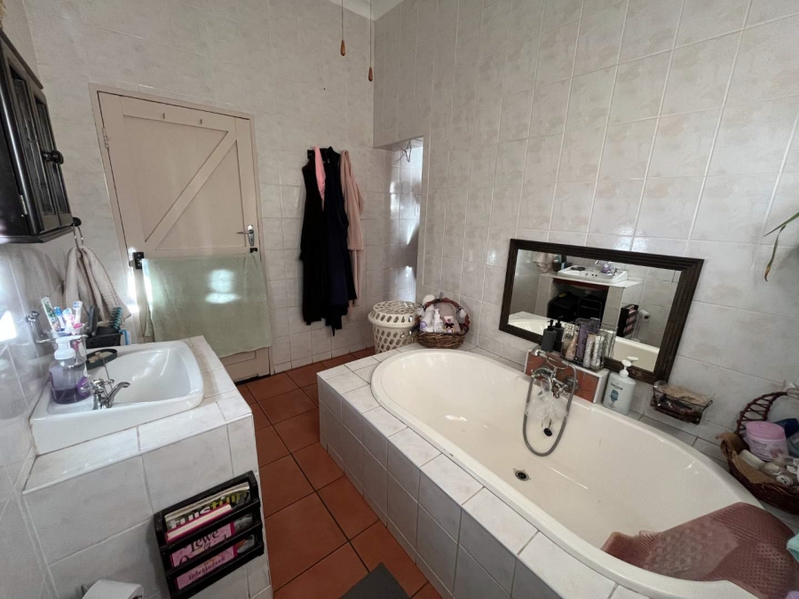 5 Bedroom Property for Sale in Die Rand Northern Cape